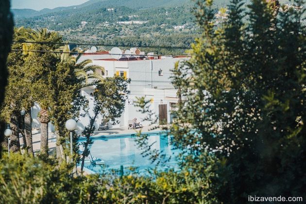 Foto 2 de Pis en venda a Santa Eulalia del Río de 1 habitació amb terrassa i piscina
