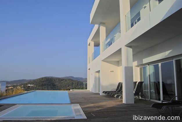 Foto 2 de Xalet en venda a Cala Vedella - Cala Tarida - Cala Conta de 4 habitacions amb terrassa i piscina