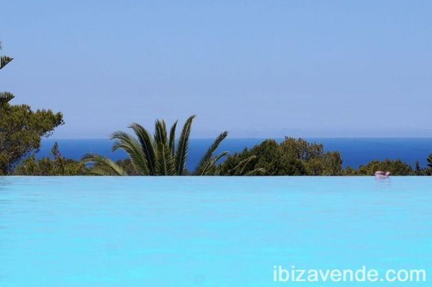 Foto 2 de Chalet en venta en Sant Antoni de Portmany de 6 habitaciones con terraza y piscina