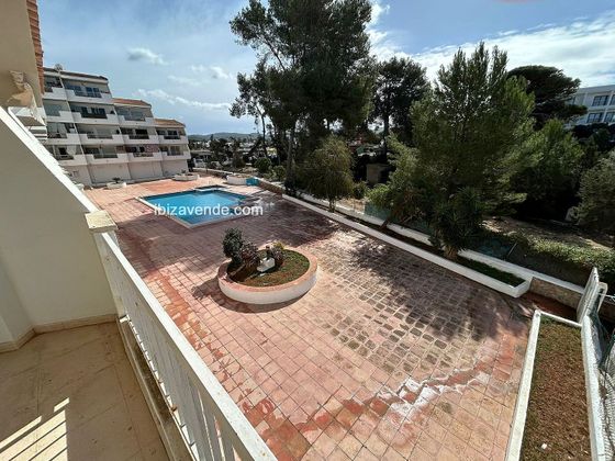 Foto 2 de Pis en lloguer a Sant Antoni de Portmany de 1 habitació amb terrassa i piscina