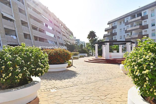 Foto 2 de Piso en venta en Marina Botafoc - Platja de Talamanca de 4 habitaciones con terraza y piscina