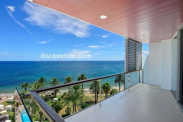 Foto 1 de Alquiler de piso en Ses Figueretes - Platja d'en Bossa - Cas Serres de 2 habitaciones con terraza y piscina