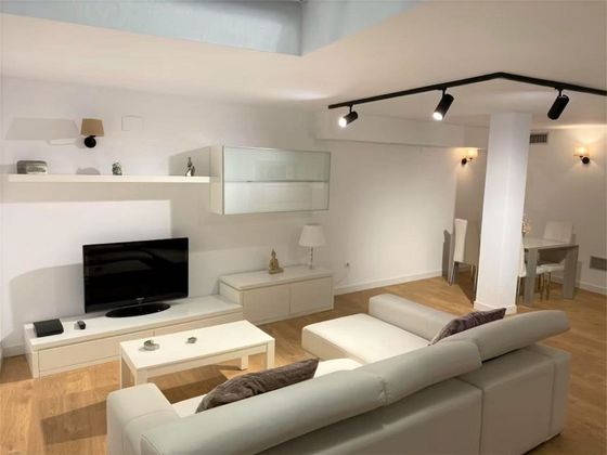 Foto 1 de Dúplex en lloguer a Alella de 3 habitacions amb mobles i aire acondicionat