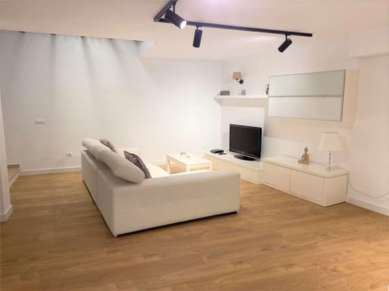 Foto 2 de Alquiler de dúplex en Alella de 3 habitaciones con muebles y aire acondicionado