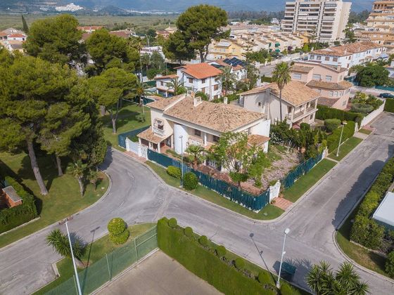 Foto 1 de Xalet en venda a urbanización Les Motes de 5 habitacions amb terrassa i piscina