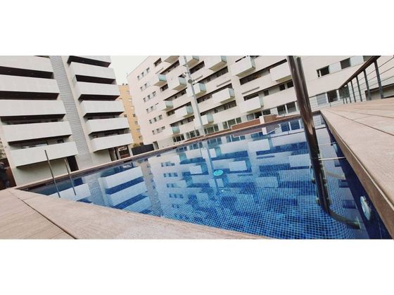 Foto 1 de Piso en venta en Cerdanyola de 3 habitaciones con terraza y piscina