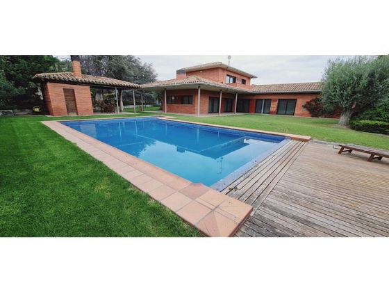 Foto 1 de Casa en venda a Canovelles de 4 habitacions amb terrassa i piscina