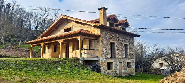 Foto 2 de Xalet en venda a Villacarriedo de 4 habitacions amb terrassa i garatge