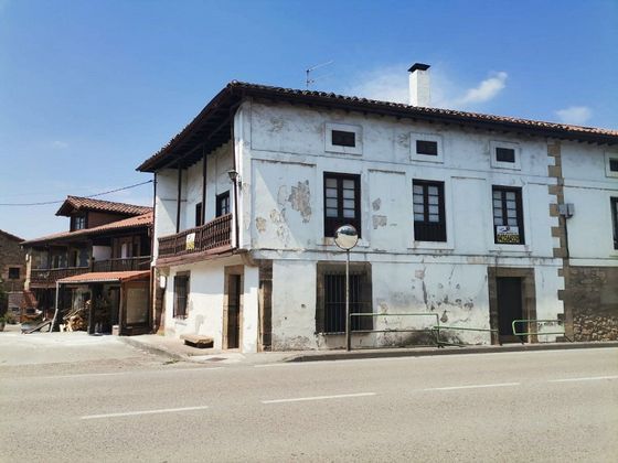 Foto 2 de Casa en venda a Santa María de Cayón de 8 habitacions amb terrassa i balcó