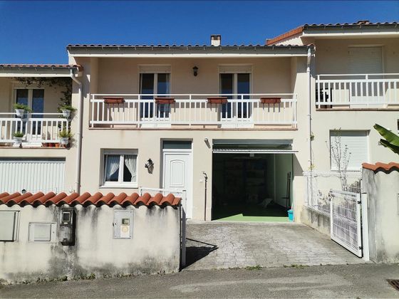 Foto 2 de Casa adossada en venda a Santiurde de Toranzo de 3 habitacions amb garatge i jardí