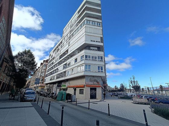 Foto 2 de Pis en venda a Castilla - Hermida de 3 habitacions amb terrassa i balcó