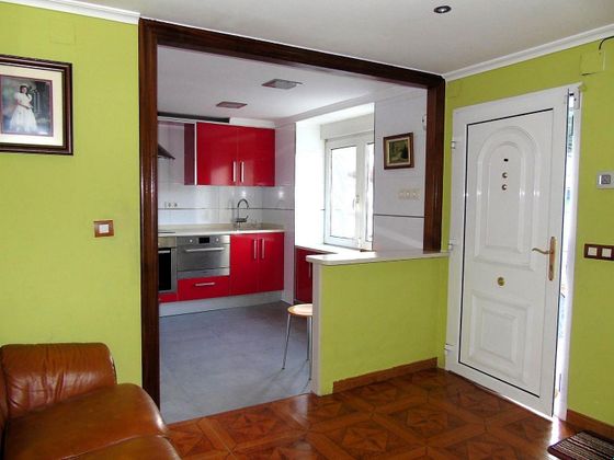 Foto 2 de Xalet en venda a Escobedo de 3 habitacions amb garatge i jardí