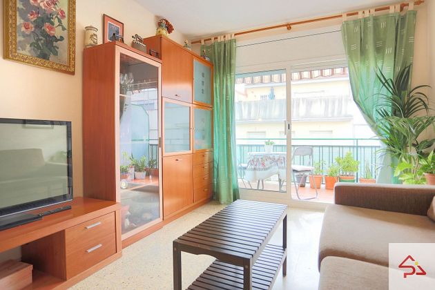 Foto 2 de Pis en venda a calle Ramon Figueras de 3 habitacions amb terrassa i balcó