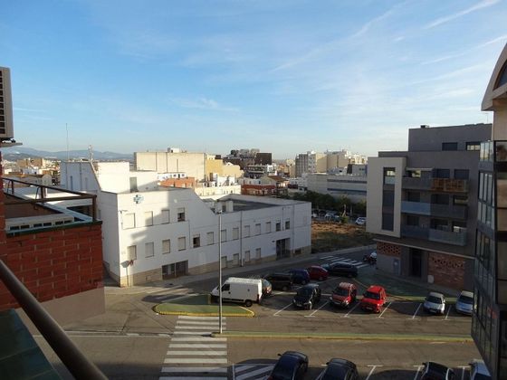 Foto 1 de Pis en venda a avenida Catalunya de 3 habitacions amb terrassa i calefacció