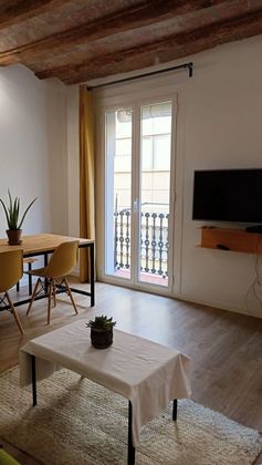 Foto 1 de Pis en venda a El Raval de 1 habitació amb mobles i balcó