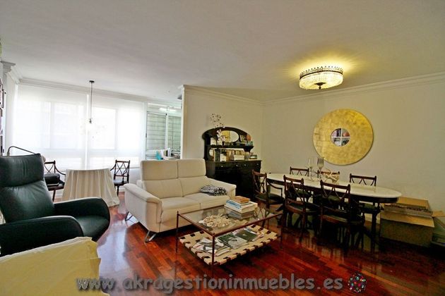 Foto 2 de Venta de piso en Centro - Alicante de 3 habitaciones con balcón y aire acondicionado