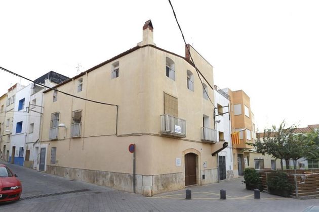 Foto 1 de Casa adossada en venda a Centro - Alcanar de 4 habitacions i 349 m²