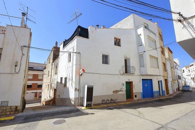 Foto 1 de Casa en venda a Centro - Alcanar de 3 habitacions amb terrassa