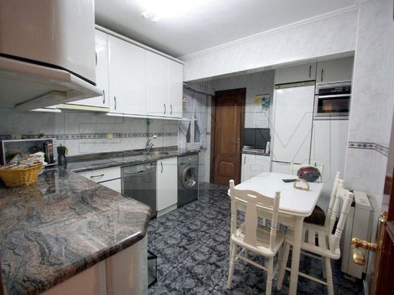 Foto 1 de Pis en venda a Santurtzi de 3 habitacions amb terrassa i calefacció