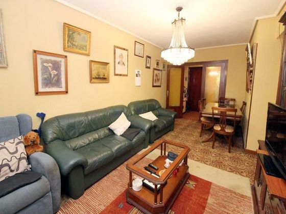 Foto 2 de Pis en venda a Santurtzi de 4 habitacions amb terrassa i calefacció