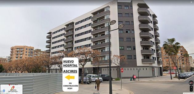 Foto 1 de Alquiler de local en avenida Tres Crcues de 227 m²