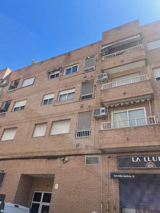 Foto 1 de Venta de piso en El Castellar-L´Oliveral de 4 habitaciones con balcón y aire acondicionado