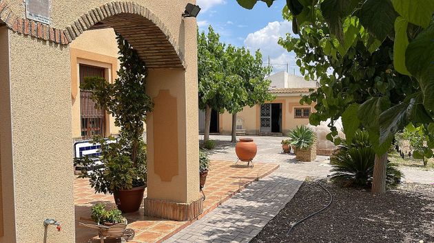 Foto 1 de Chalet en venta en Alcantarilla de 6 habitaciones con terraza y jardín