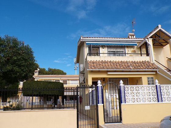 Foto 2 de Pis en venda a calle Garrofero de 2 habitacions amb terrassa i piscina