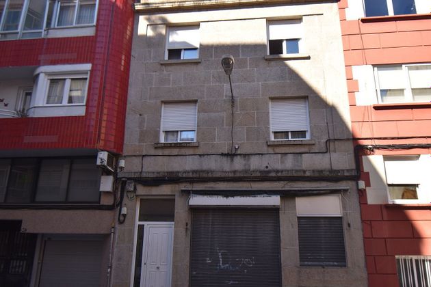 Foto 2 de Edificio en venta en calle De Asturias de 317 m²