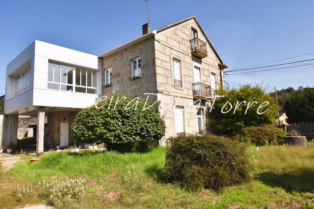 Foto 1 de Casa en venta en Ponteareas de 4 habitaciones con terraza y piscina
