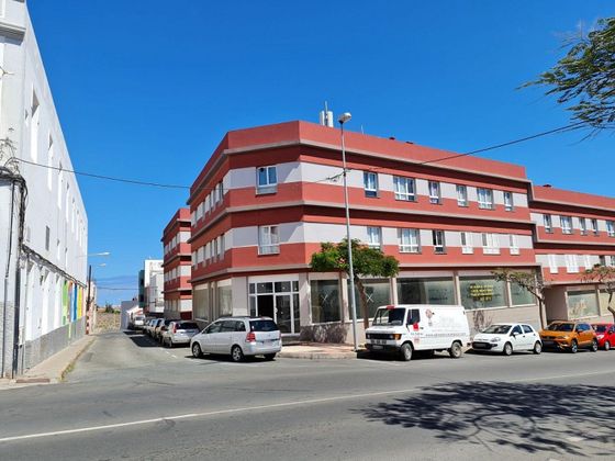Foto 1 de Local en venda a calle República Argentina de 328 m²