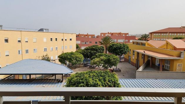 Foto 1 de Piso en venta en calle Velarde de 3 habitaciones con terraza y balcón