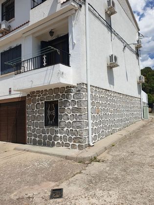 Foto 1 de Casa adossada en venda a calle Pio Baroja de 3 habitacions amb terrassa i garatge