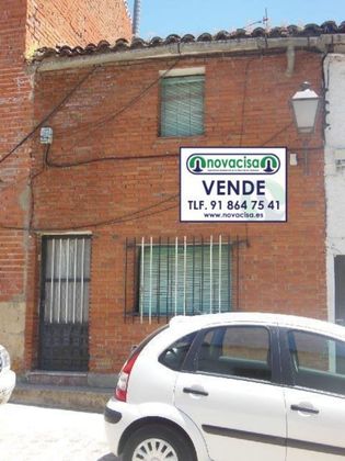 Foto 1 de Casa adosada en venta en calle Rosario de 1 habitación y 320 m²
