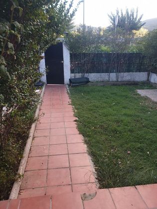 Foto 2 de Casa adosada en venta en Pelayos de la Presa de 3 habitaciones con terraza y jardín