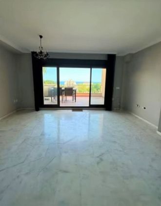 Foto 2 de Venta de piso en Montemar de 2 habitaciones con terraza y piscina