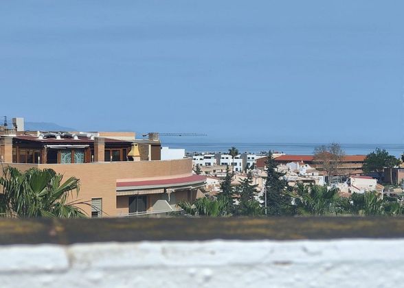 Foto 1 de Venta de dúplex en El Pinar - Palacio de Congresos de 2 habitaciones con terraza y piscina
