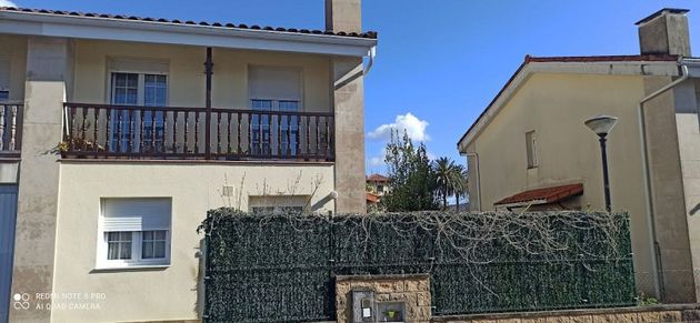 Foto 1 de Venta de casa en Castañeda de 4 habitaciones con garaje y balcón
