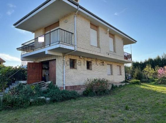 Foto 1 de Casa en venda a Santoña de 7 habitacions amb terrassa i garatge