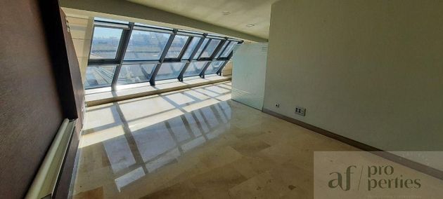 Foto 1 de Venta de piso en Areal – Zona Centro de 3 habitaciones con aire acondicionado y calefacción