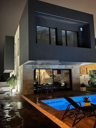 Foto 1 de Venta de chalet en Alcabre - Navia - Comesaña de 3 habitaciones con terraza y piscina