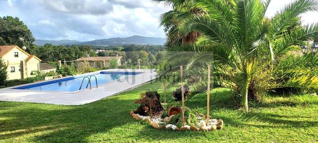 Foto 2 de Casa en venda a Tomiño de 5 habitacions amb terrassa i piscina