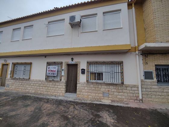 Foto 1 de Casa en venta en calle El Oro de 4 habitaciones con terraza y aire acondicionado