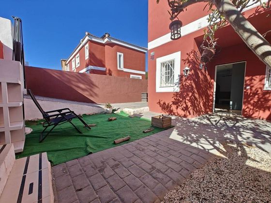 Foto 2 de Venta de chalet en Alborache de 3 habitaciones con terraza y jardín
