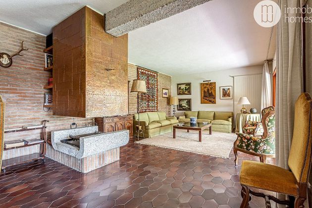 Foto 2 de Chalet en venta en Hoyo de Manzanares de 8 habitaciones con terraza y piscina