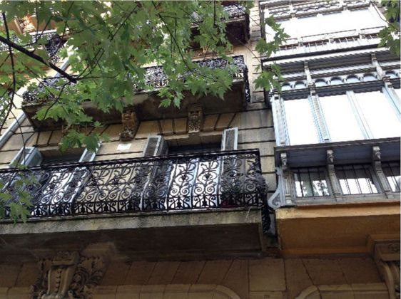Foto 1 de Pis en venda a Centro - San Sebastián-Donostia de 5 habitacions amb terrassa i balcó