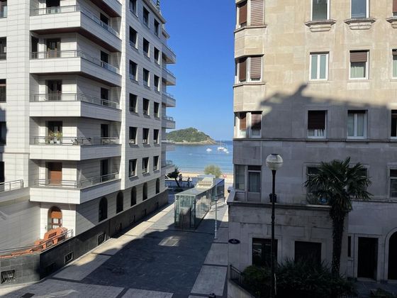 Foto 2 de Pis en venda a Centro - San Sebastián-Donostia de 1 habitació amb terrassa i balcó