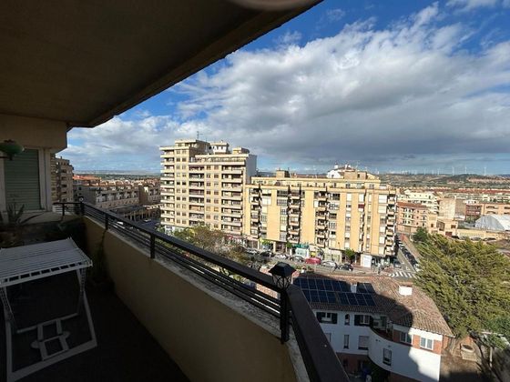Foto 1 de Venta de piso en Tudela de 4 habitaciones con terraza y balcón