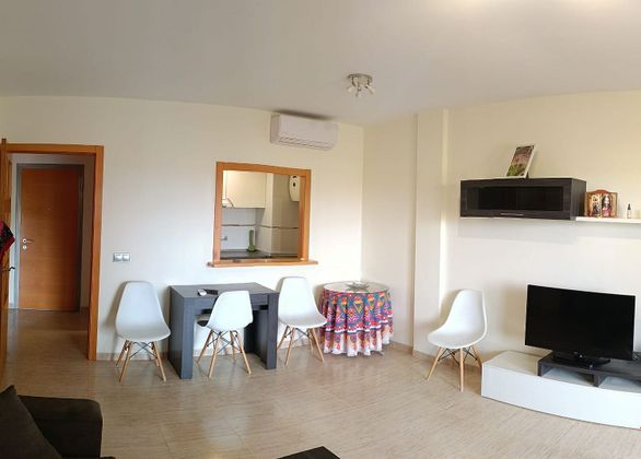 Foto 2 de Venta de piso en calle Juegos de Languedocrosellón de 1 habitación con terraza y piscina