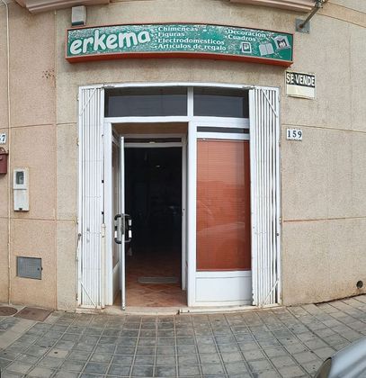 Foto 1 de Local en venda a calle De Vera de 130 m²